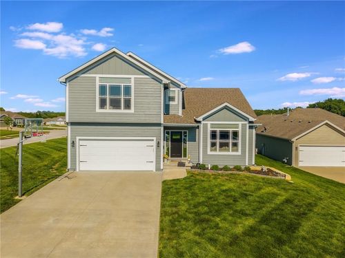 16803 Onyx Ter, Basehor, KS, 66007-7107 | Card Image