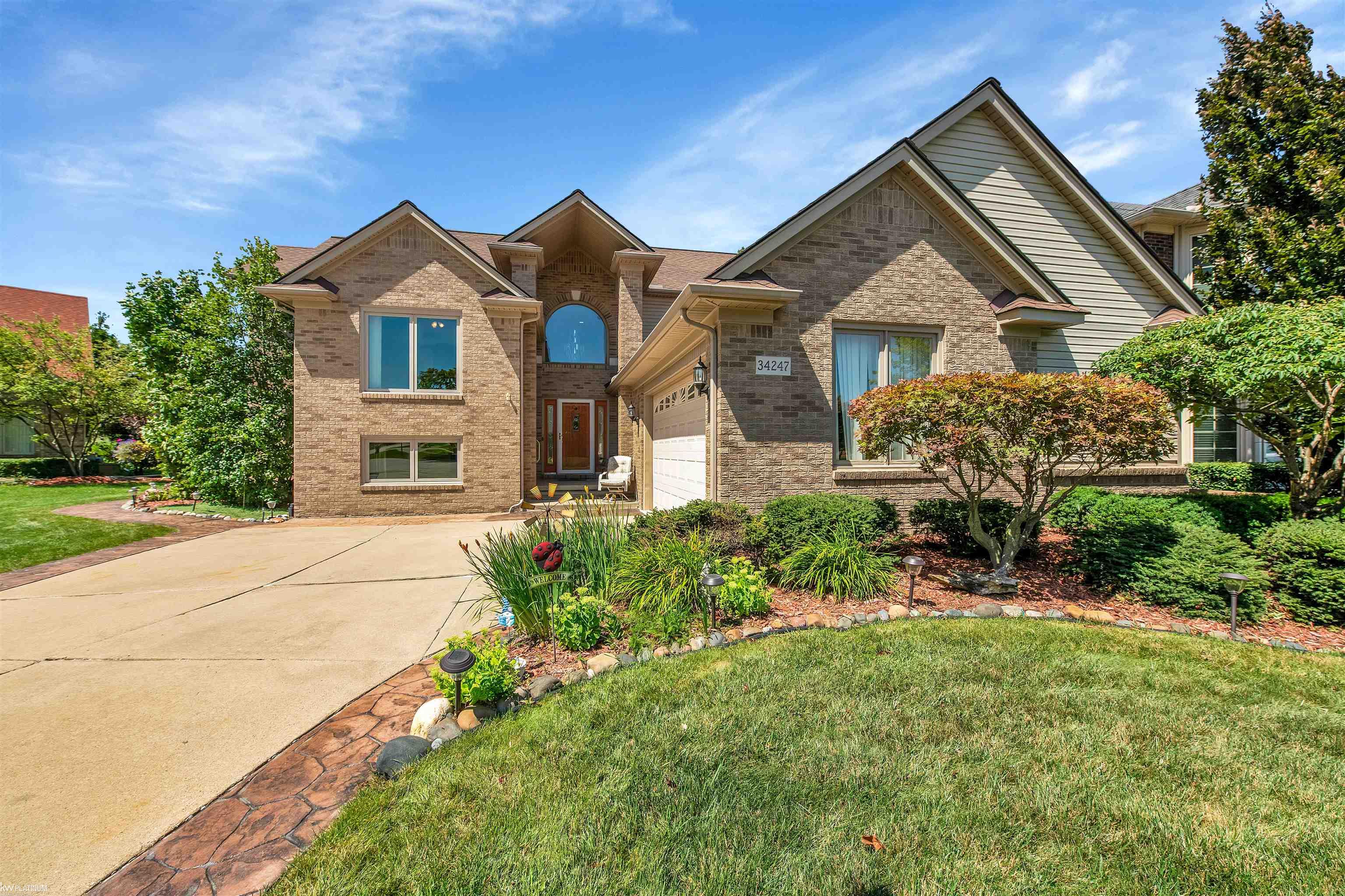 Rambling Dr, Fraser, MI 48026