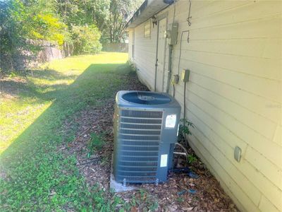 13855 Ne 140 Th Street, House other with 3 bedrooms, 2 bathrooms and null parking in Waldo FL | Image 2