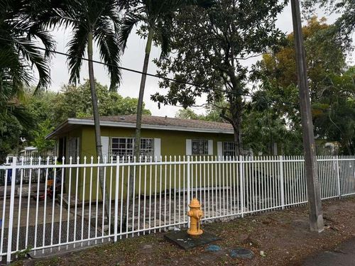 139 Ne 63rd St, Miami, FL, 33138-5911 | Card Image