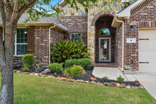 8 Duskview Ln, Edgecliff Village, TX, 76134-1633 | Card Image