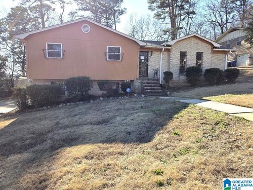 112 Hickory Cir, Fairfield, AL, 35064-2458 | Card Image