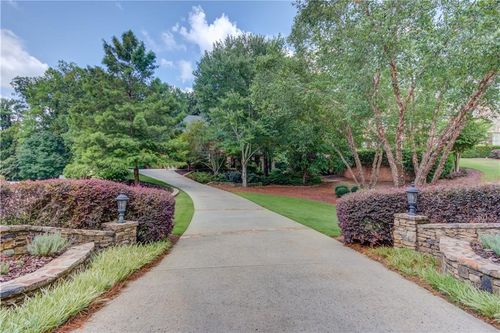 2450 Shumard Oak Dr, Braselton, GA, 30517-6206 | Card Image