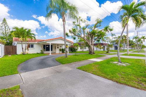 2141 N 56th Ave, Hollywood, FL, 33021-3301 | Card Image