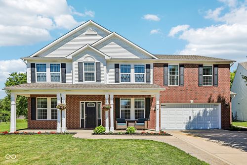 2059 Riverstone Ct, Avon, IN, 46123-7390 | Card Image