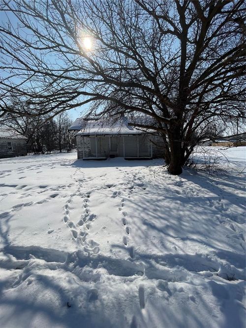 919 W Padon Ave, Blackwell, OK, 74631-2637 | Card Image