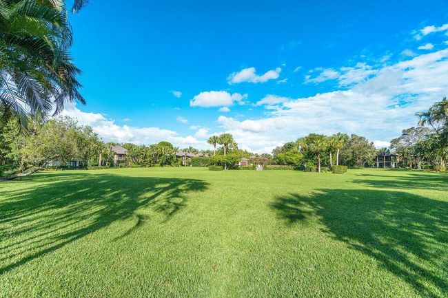 304305 - 13334 Polo Club Road, Condo with 2 bedrooms, 2 bathrooms and null parking in Wellington FL | Image 33