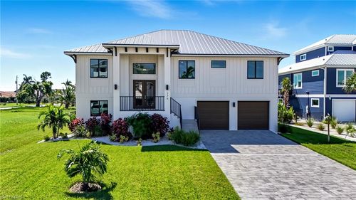 276 Albatross St, FORT MYERS BEACH, FL, 33931-4553 | Card Image