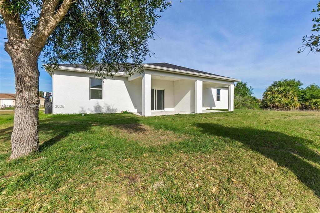 Residential Lease in LEHIGH ACRES 3