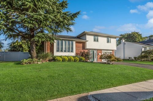 12 Julliard Dr, Plainview, NY, 11803-1213 | Card Image