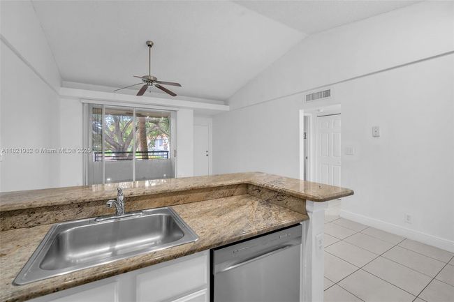 APT-20203 - 811 Lyons Rd, Condo with 2 bedrooms, 2 bathrooms and null parking in Coconut Creek FL | Image 7