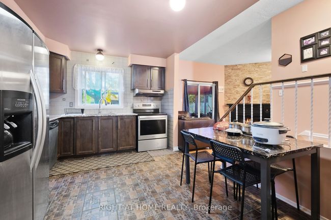6104 Vineyard Dr, House other with 4 bedrooms, 3 bathrooms and 3 parking in Orléans ON | Image 22