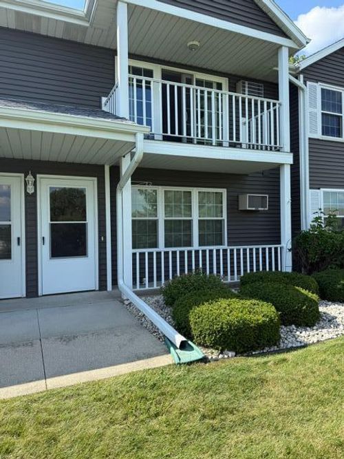 212 S Mountin Dr, MAYVILLE, WI, 53050-1486 | Card Image