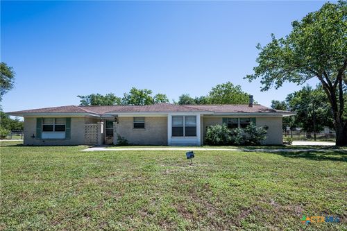 404 Rhodes Rd, Victoria, TX, 77904-1303 | Card Image