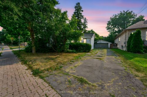 117 Lucas St, Richmond Hill, ON, L4C4P4 | Card Image