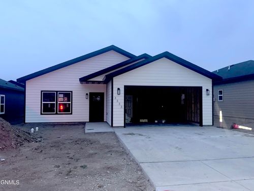 3333 35th Street W, Williston, ND, 58801 | Card Image