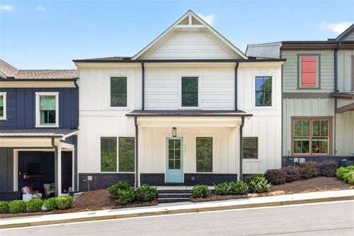 5619 Pine St, Flowery Branch, GA, 30542-3259 | Card Image