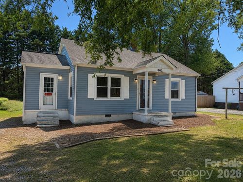 802 3rd St Se, Conover, NC, 28613-1913 | Card Image
