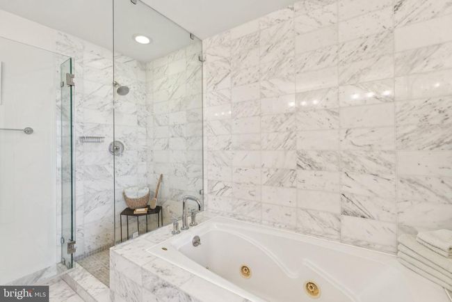 APT-1005 - 2001 15 Th St N, Condo with 2 bedrooms, 2 bathrooms and null parking in ARLINGTON VA | Image 32