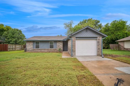 14004 S Poplar St, Glenpool, OK, 74033-3123 | Card Image