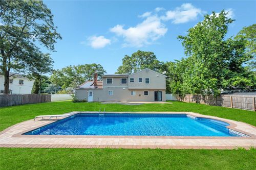 12 Chauncey Ln, Coram, NY, 11727-3502 | Card Image