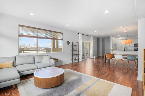 unit-401-13024 Union Ave, Hawthorne, CA, 90250-1847 | Card Image