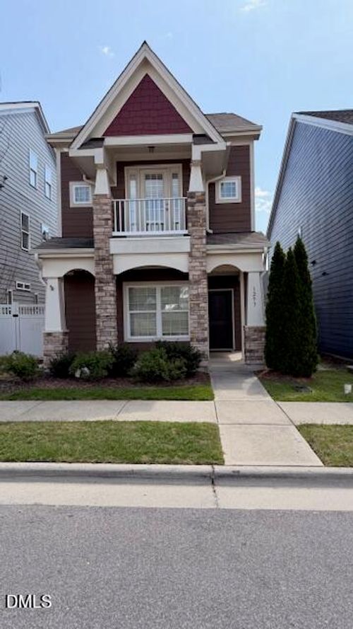 1293 Russet Ln, Apex, NC, 27523-8516 | Card Image