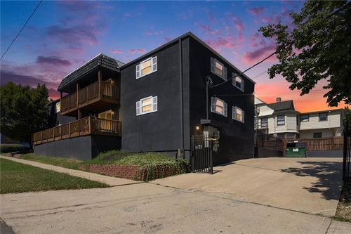 4063 Warwick Blvd, Kansas City, MO, 64111-1989 | Card Image