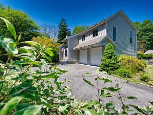 23 Fesser Ave, Bristol, RI, 02809-2930 | Card Image