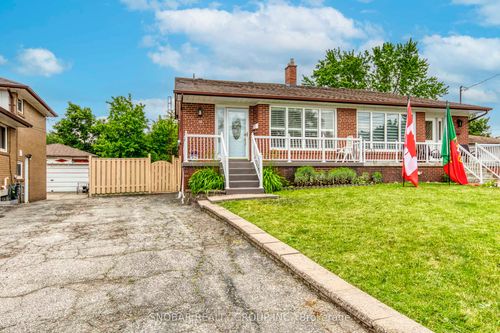 10 Bemberg Crt, Etobicoke, ON, M9W3V5 | Card Image