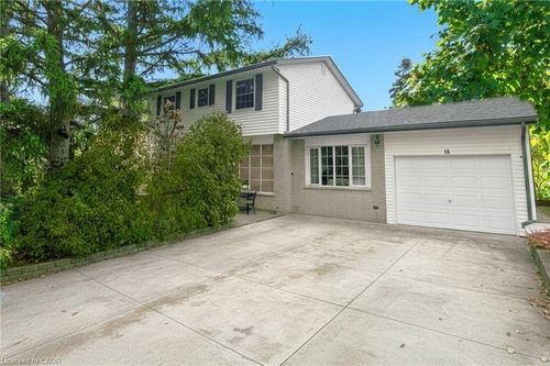 18 Jasper Dr, Stoney Creek, ON, L8G2S7 | Card Image