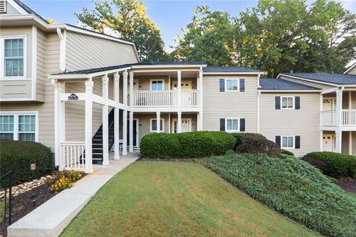 64 Middleton Ct Se, Smyrna, GA, 30080-8053 | Card Image