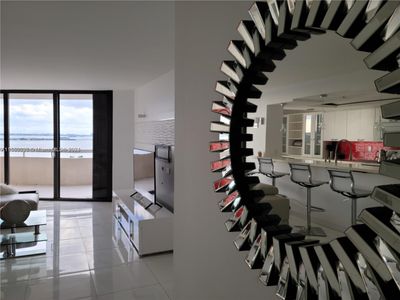 PH6 - 2000 Towerside Ter, Condo with 2 bedrooms, 2 bathrooms and null parking in Miami FL | Image 2