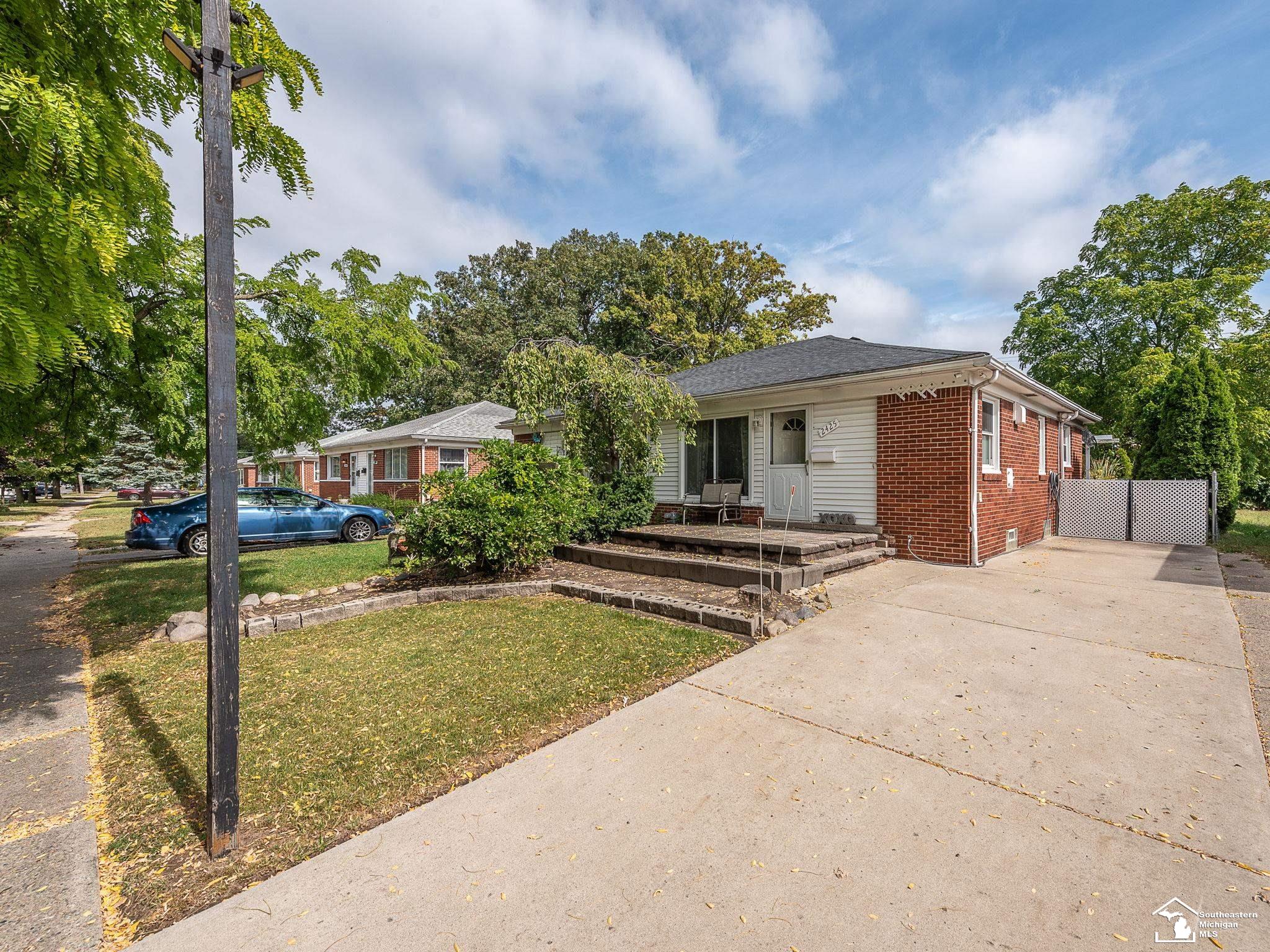 Ackley Ave, Westland, MI 48186