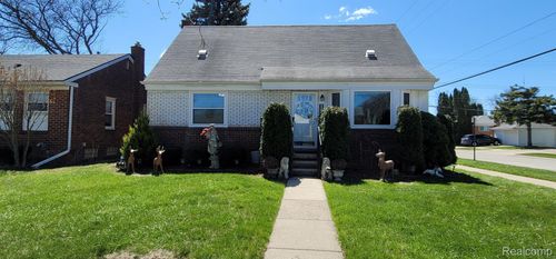 14301 Manhattan St, Oak Park, MI, 48237-1173 | Card Image