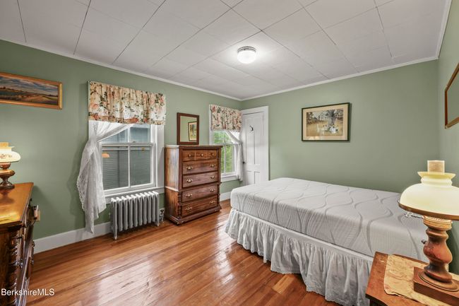 9 High St, Home with 6 bedrooms, 3 bathrooms and 4 parking in Lenox MA | Image 37