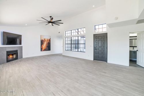 5601 E Paradise Ln, Scottsdale, AZ, 85254-1201 | Card Image