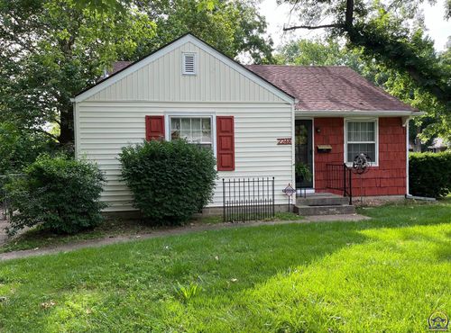 2248 Sw Plass Ave, Topeka, KS, 66611 | Card Image