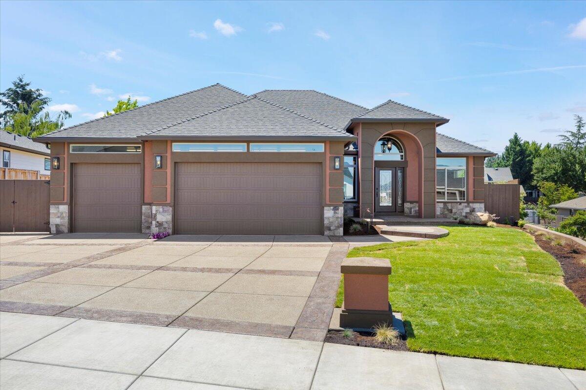 Obsidian Ridge Way, Medford, OR 97504