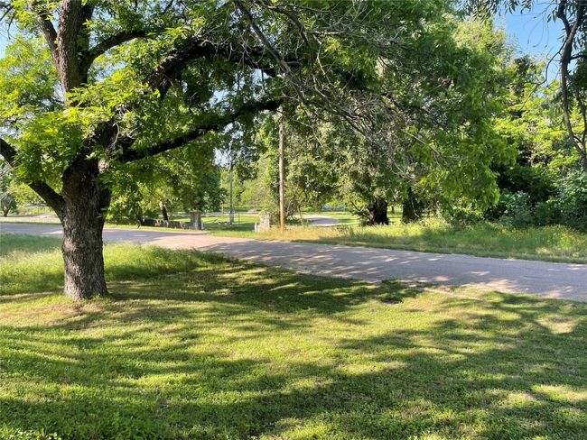 102 Walnut Ave, House other with 4 bedrooms, 2 bathrooms and null parking in Walnut Springs TX | Image 22