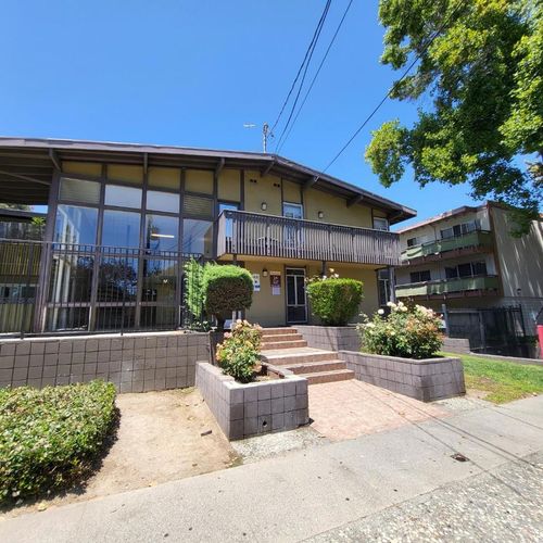 25 Newell Rd, East Palo Alto, CA, 94303-2762 | Card Image
