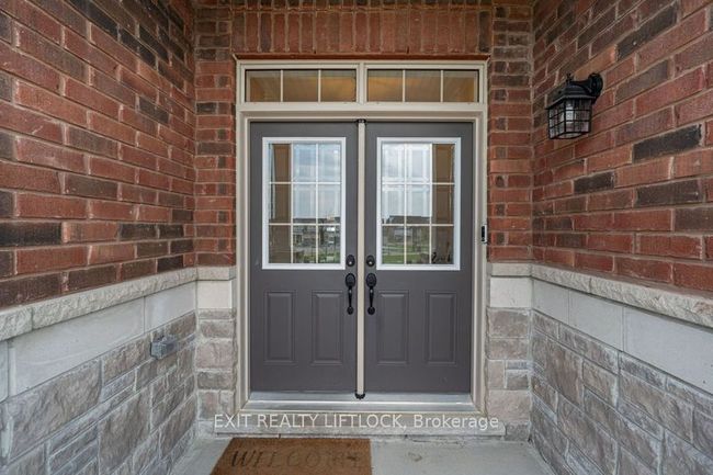 8 Station Dr, House other with 3 bedrooms, 3 bathrooms and 4 parking in Millbrook ON | Image 4