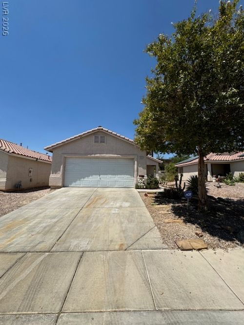 5523 Jose Leon St, North Las Vegas, NV, 89031-7835 | Card Image