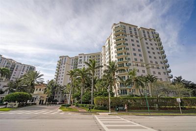 206 - 20000 E Country Club Dr, Condo with 3 bedrooms, 3 bathrooms and null parking in Aventura FL | Image 3