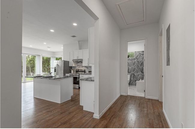 20 Coolcrest Dr, House other with 3 bedrooms, 2 bathrooms and 2 parking in Pointblank TX | Image 6