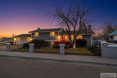 386 N Fisher St, Blackfoot, ID, 83221-2312 | Card Image