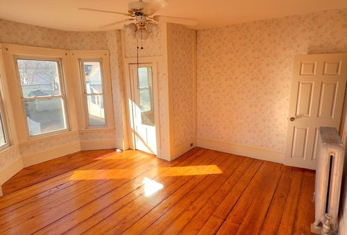13 Wright St, Stoneham, MA, 02180-2576 | Card Image