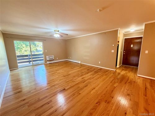 173 Sierra Vista Ln, Valley Cottage, NY, 10989-2702 | Card Image