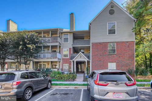 apt-305-3922 Penderview Dr, FAIRFAX, VA, 22033-4709 | Card Image