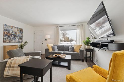 1004 E Otis Ave, Hazel Park, MI, 48030-1865 | Card Image